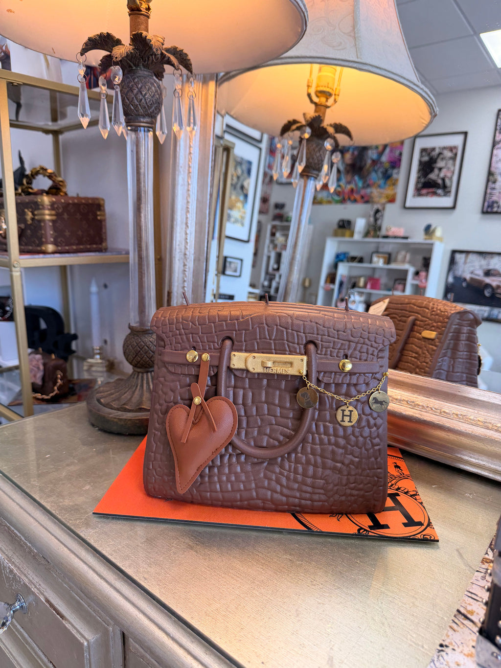 The Large Iconic - Brown