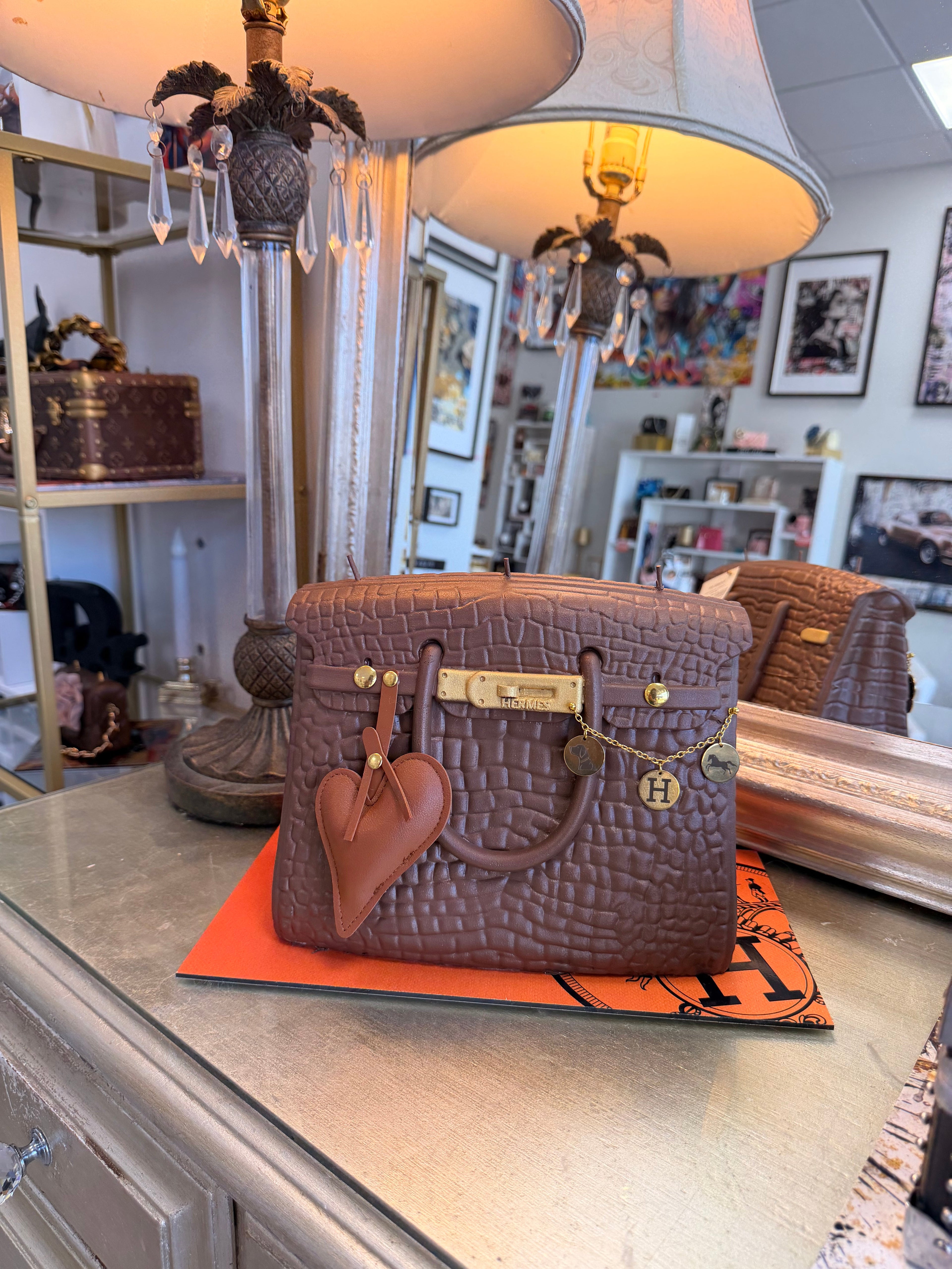 The Large Iconic - Brown