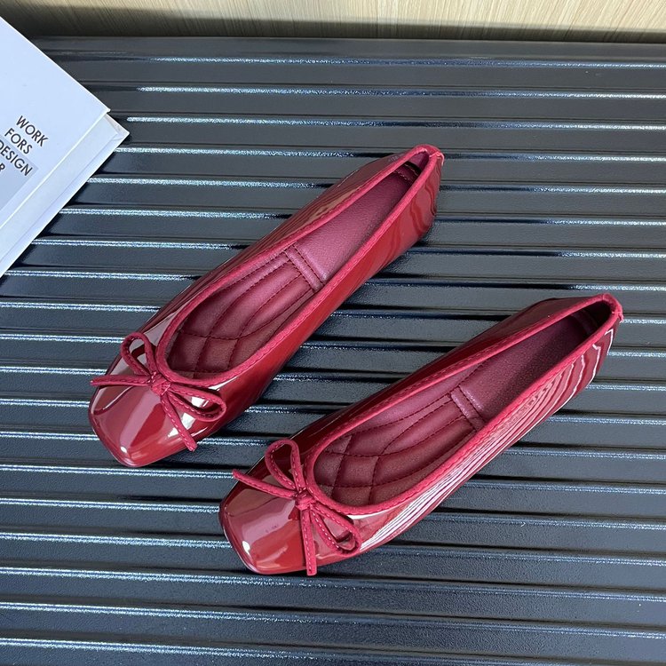 Women's Korean Style Square Toe Soft Sole Slip-On Flats – Wide Size