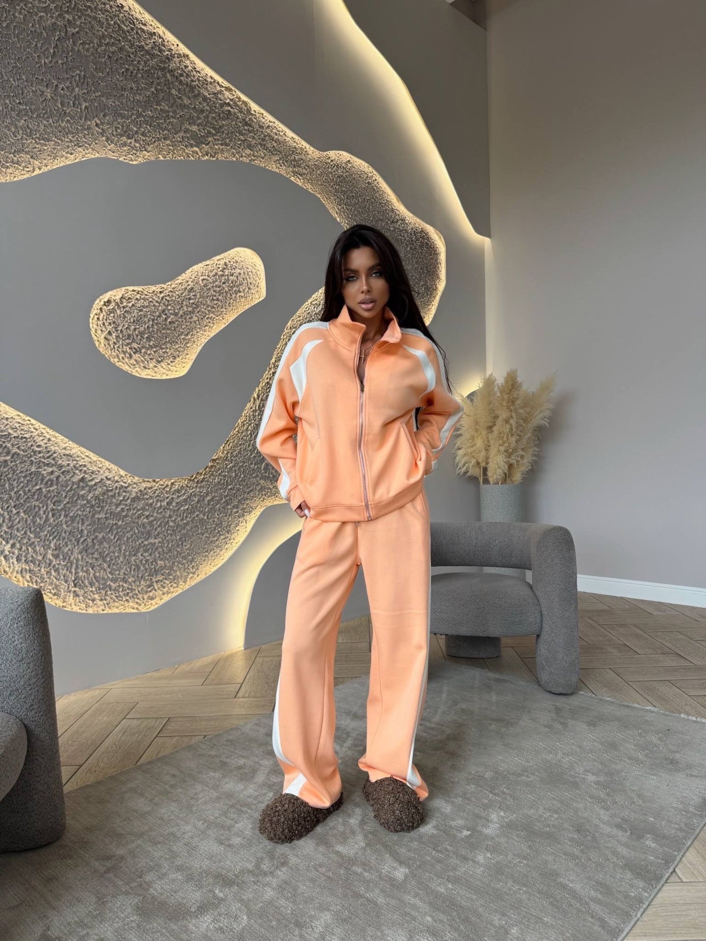 Women’s Long-Sleeve Zip-Up Jacket and Sweatpants Two-Piece Set