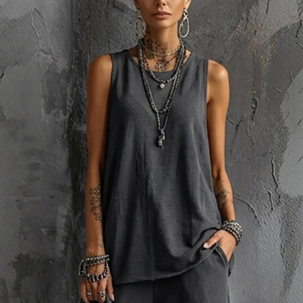 Women's Sleeveless Tank Top & Cropped Ankle Pants Set