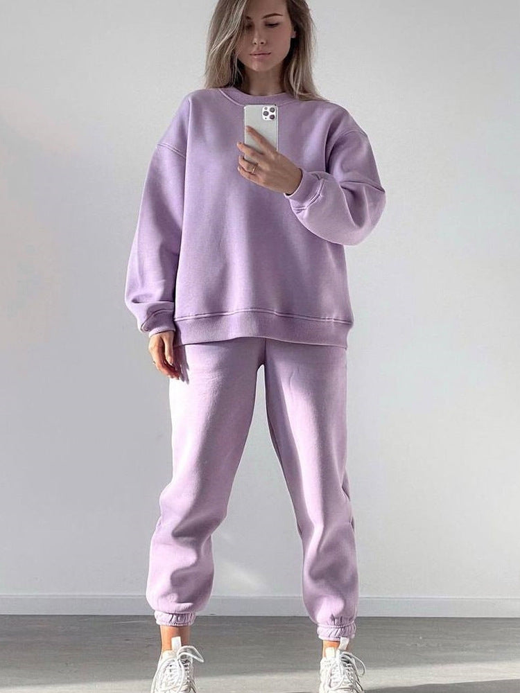 Women's Crewneck Sweatshirt & Jogger Pants Two-Piece Set – Loose Fit
