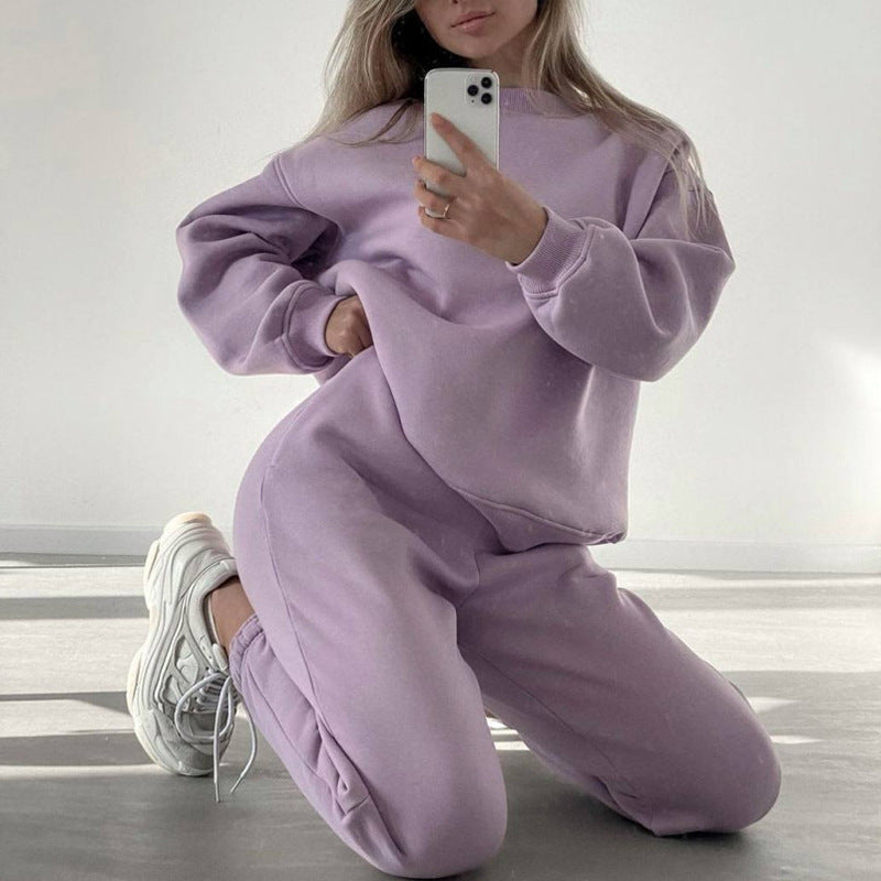 Women's Crewneck Sweatshirt & Jogger Pants Two-Piece Set – Loose Fit