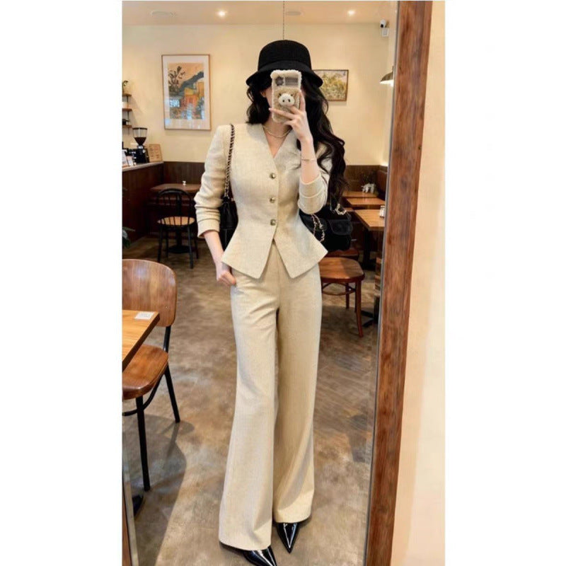 Waist-Grabbing Beige Coat and Wide Leg Pants Set
