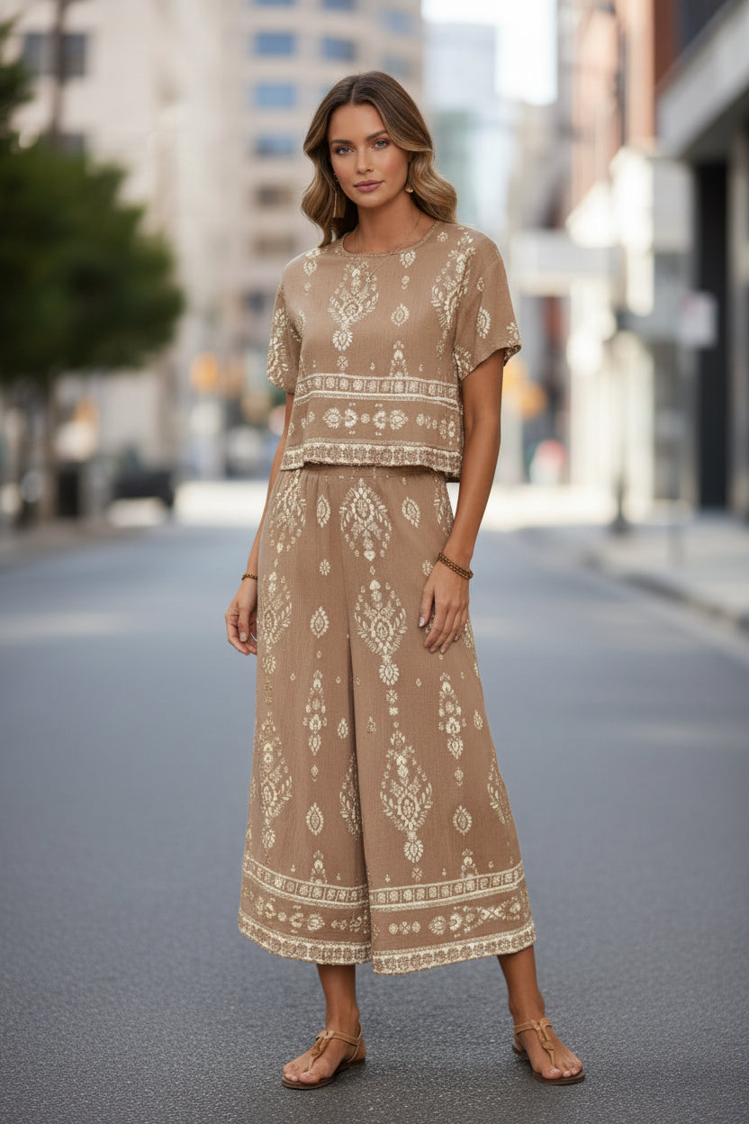 Women's Ethnic Print Contrast Two-Piece Set – Top & Straight-Leg Pants