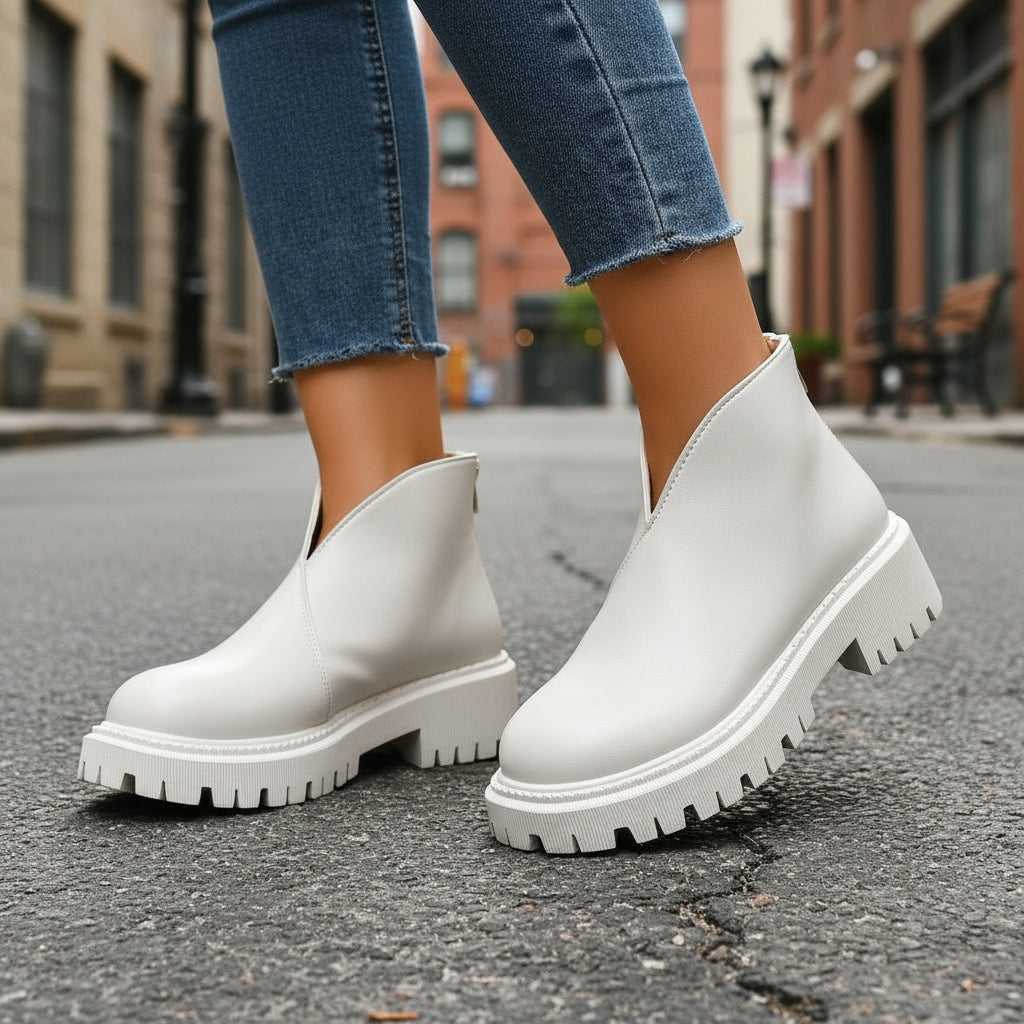 Women’s Plus-Size Chunky-Heeled Ankle Boots
