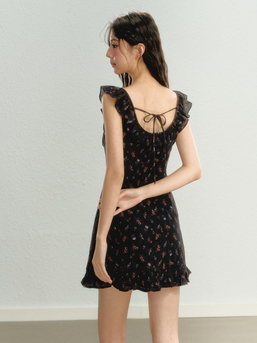 Women’s Sleeveless Floral Suspender Skirt