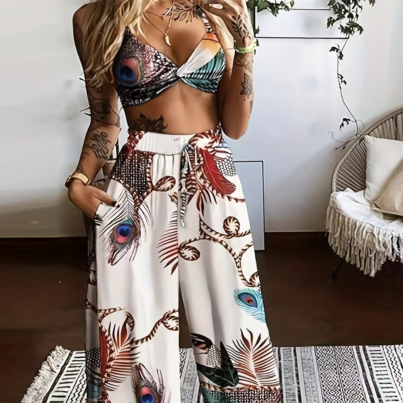 Women's Feather Print Crop Top & Pants Set – 2-Piece Vacation Outfit