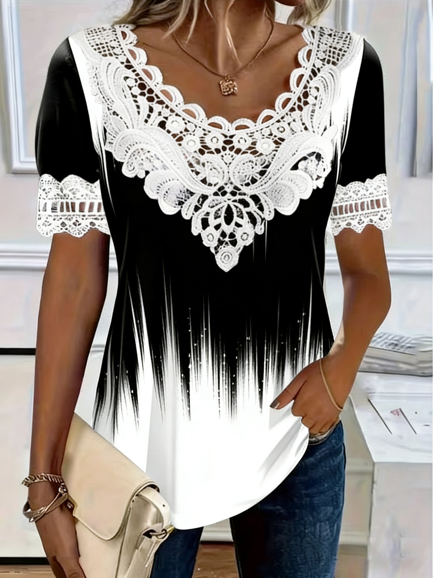 Women's Lace Patchwork Crew Neck Short Sleeve T-Shirt