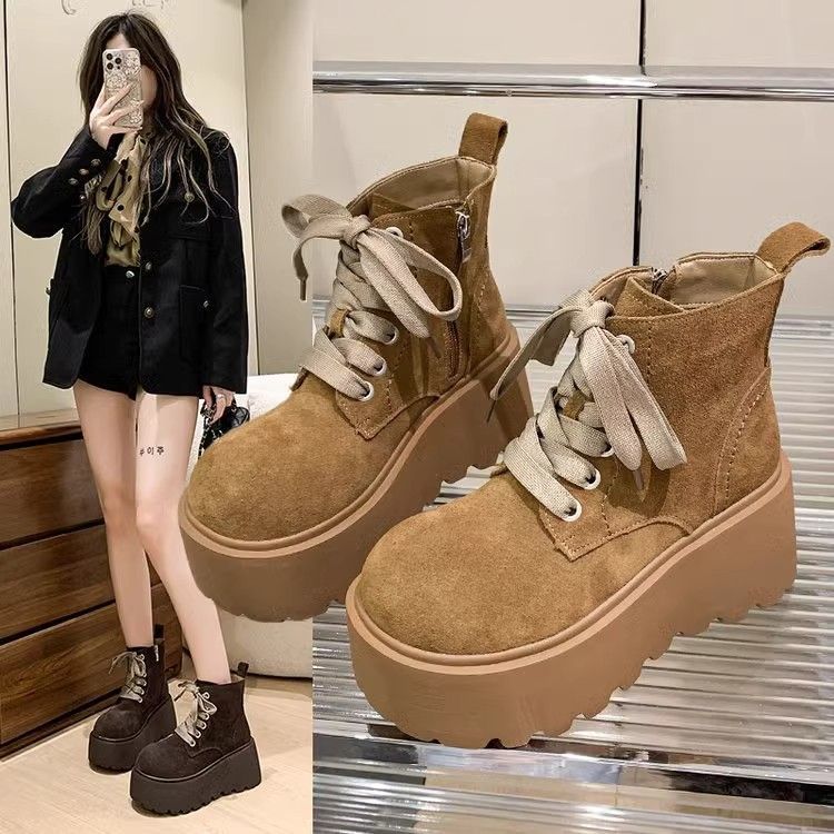 Women’s Chunky Sole Lace-Up Boots – Vintage Style