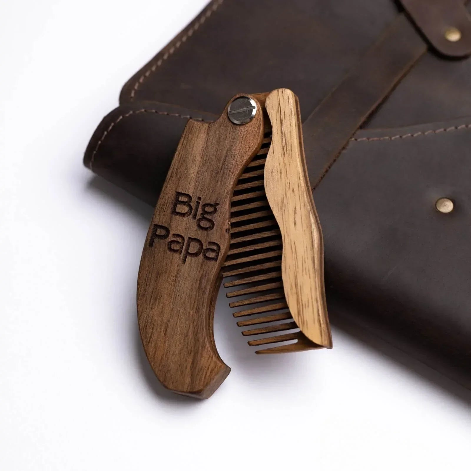 Wooden Beard Comb - Fall in Love 🔥