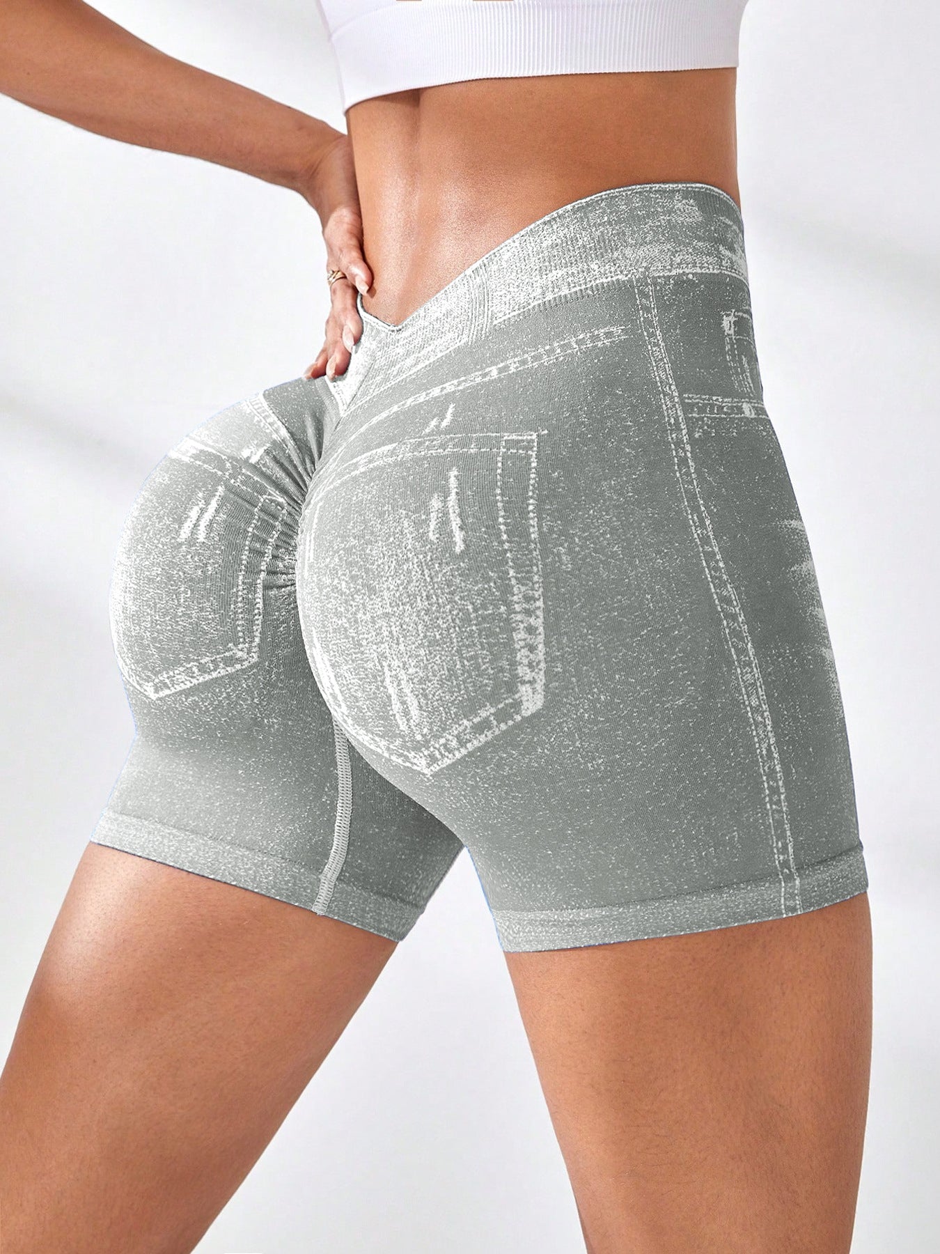 Seamless Denim-Look Yoga Shorts – Back V-Waist Hip-Lifting