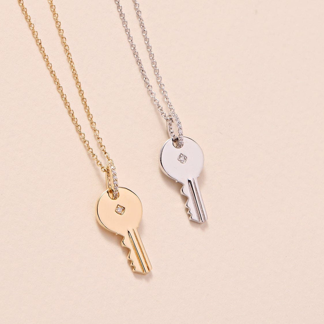 Round Key Necklace With Stone