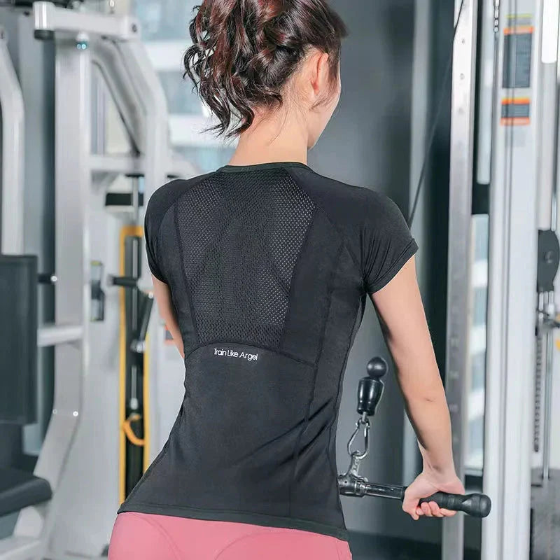 🖤 Plus Size Women's Sports T-Shirt – Breathable Yoga & Running Top
