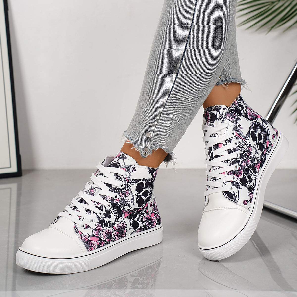 Women's High-Top Canvas Sneakers – Lace-Up Casual Flat Shoes