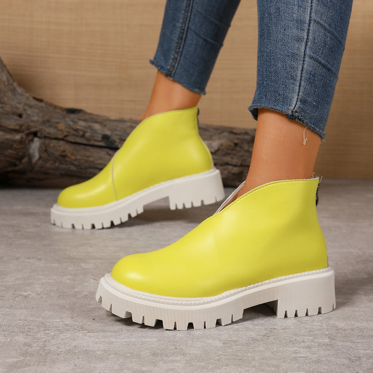 Women’s Plus-Size Chunky-Heeled Ankle Boots