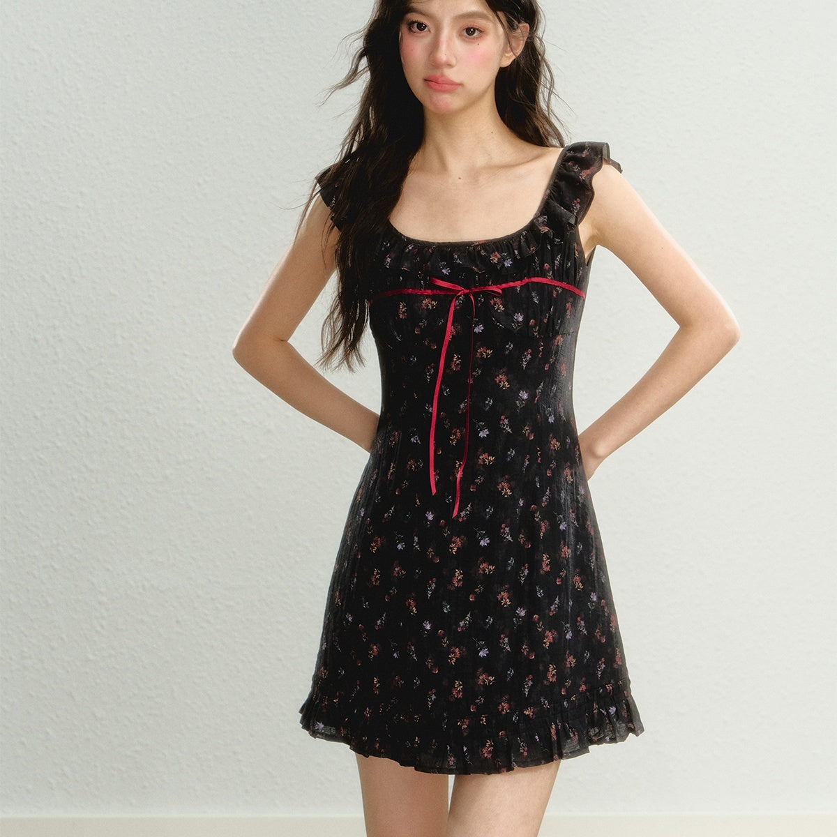 Women’s Sleeveless Floral Suspender Skirt