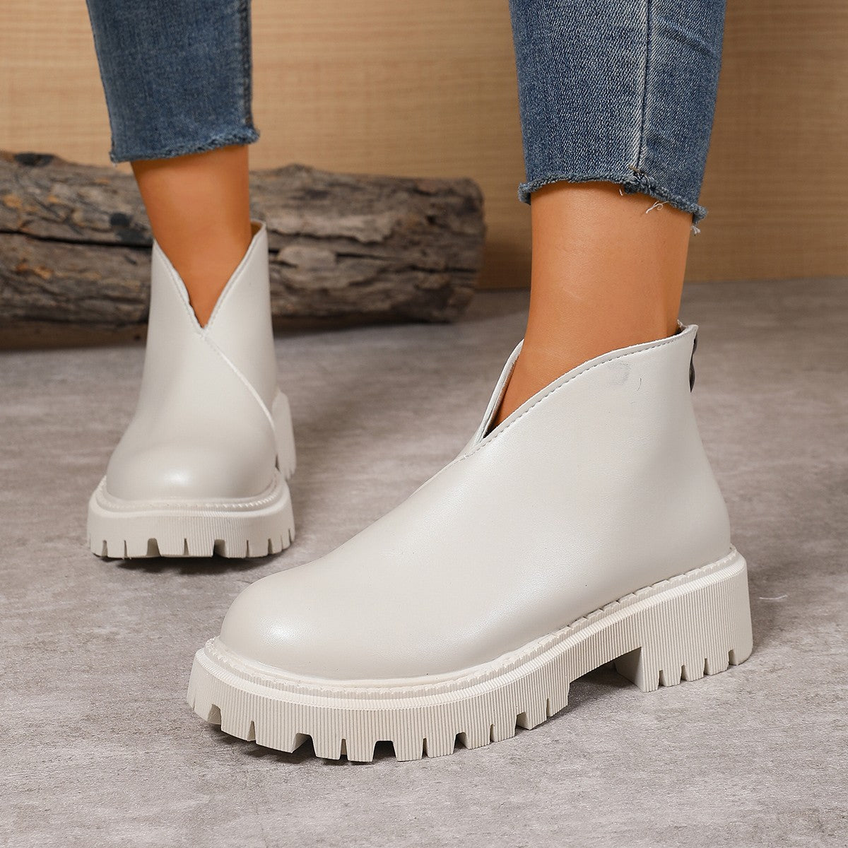 Women’s Plus-Size Chunky-Heeled Ankle Boots