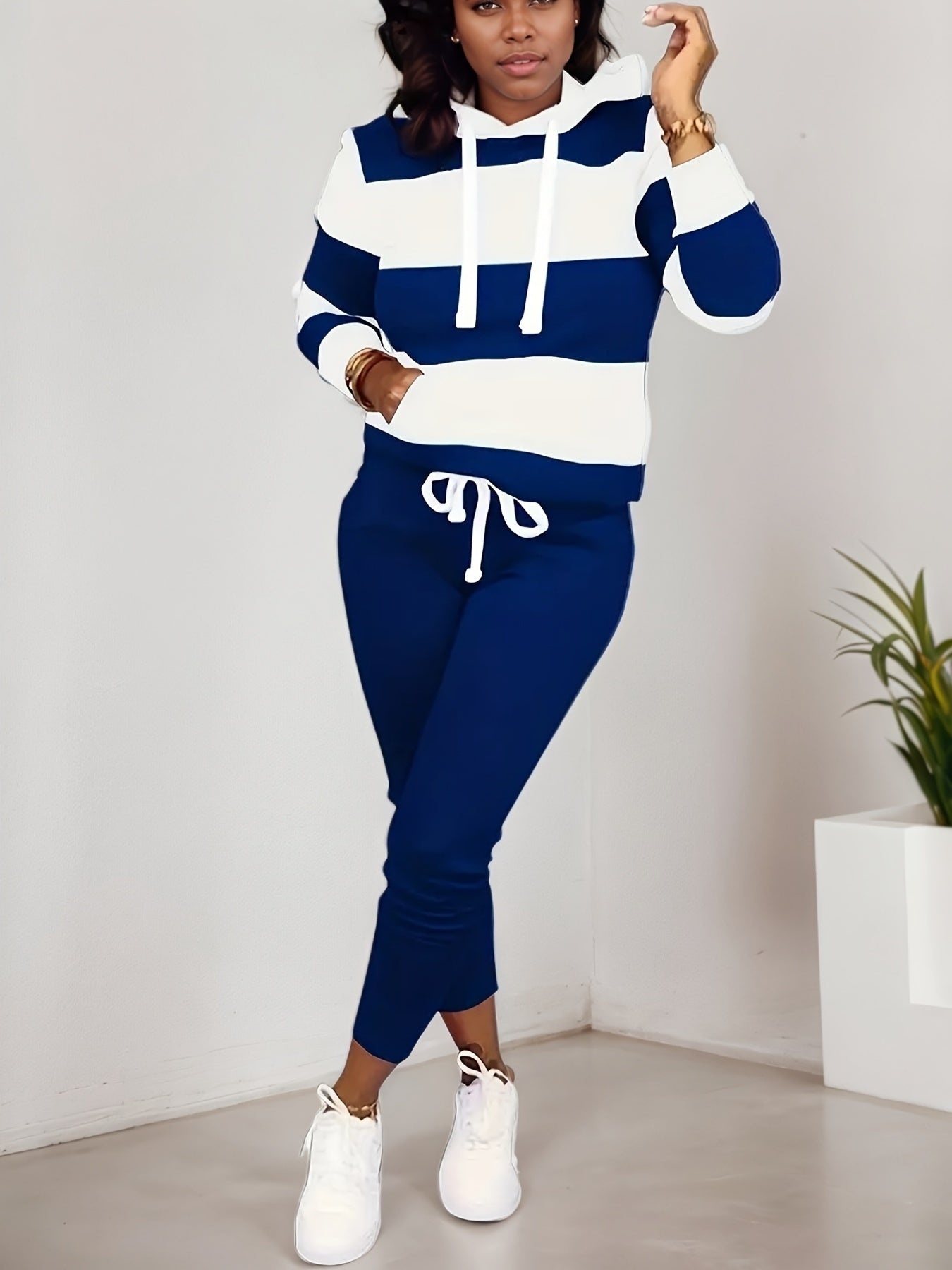Women’s Two Piece Sportswear Set – Casual Sweatshirt and Pants Outfit