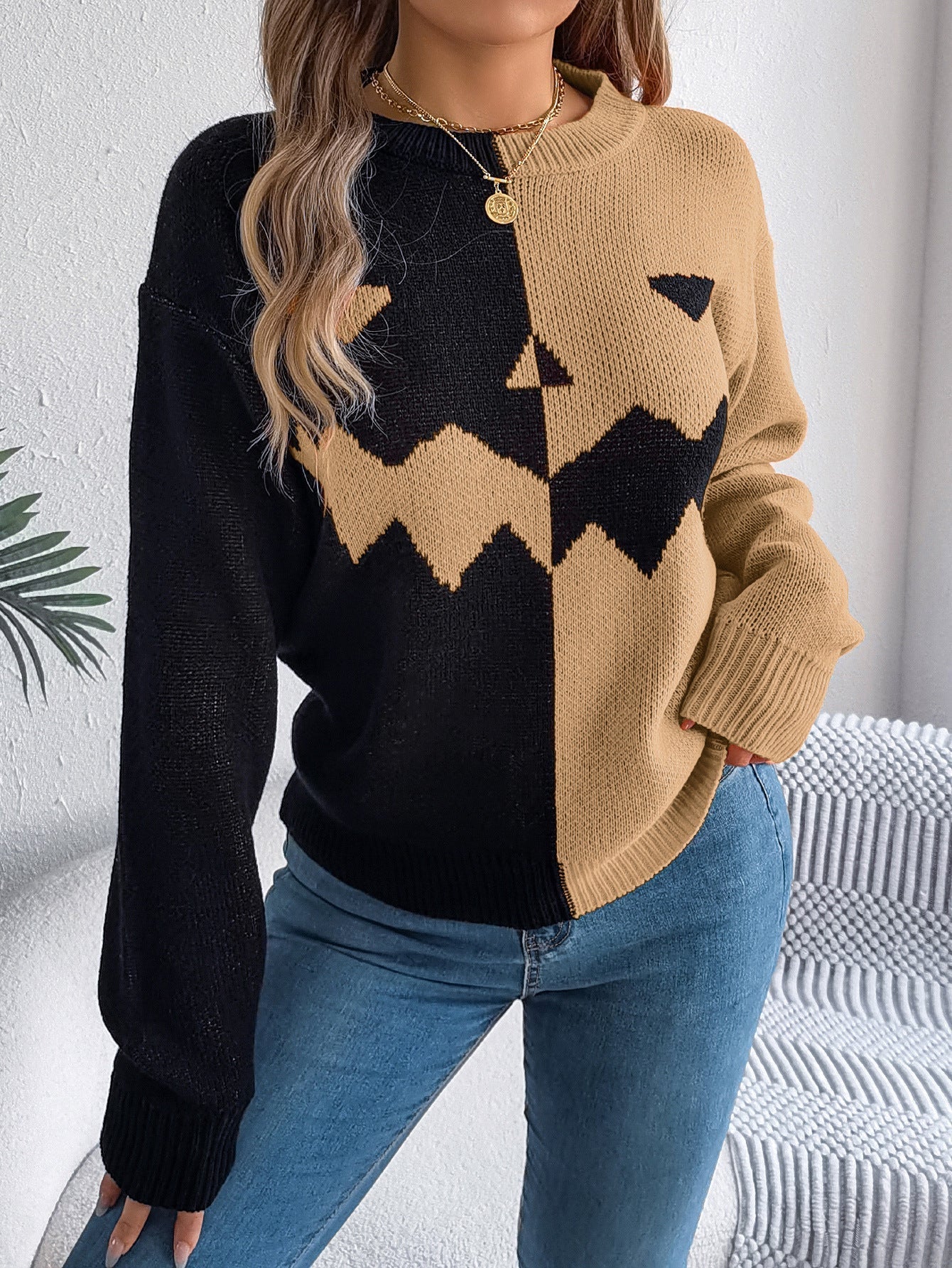 Women’s Spooky Pumpkin Contrast Long-Sleeve Pullover Sweater