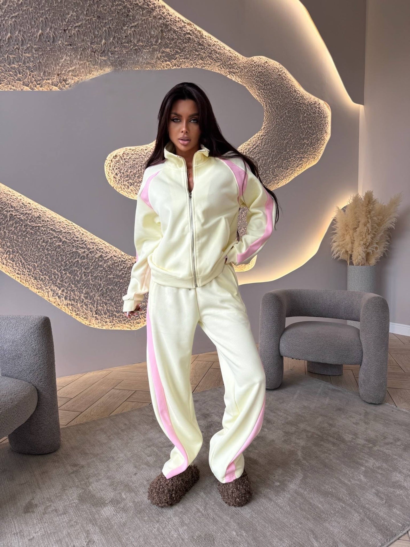 Women’s Long-Sleeve Zip-Up Jacket and Sweatpants Two-Piece Set