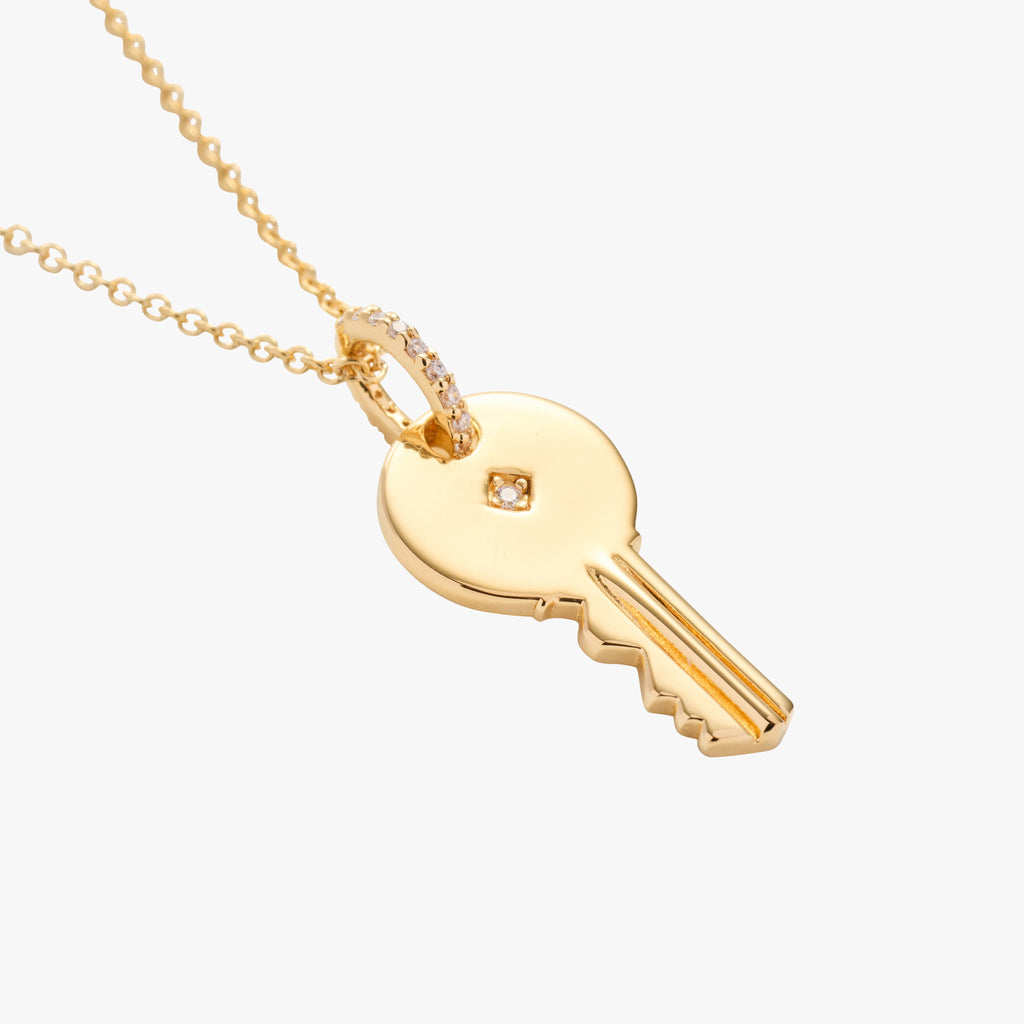 Round Key Necklace With Stone